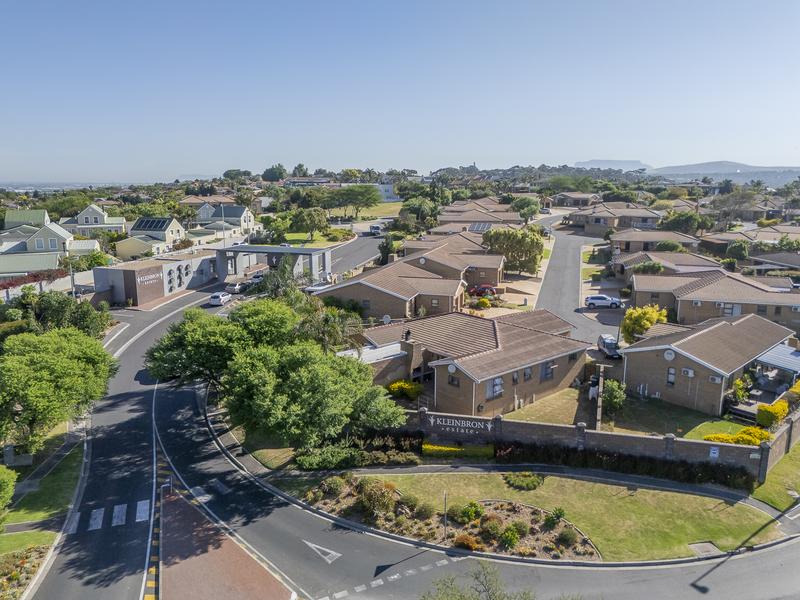 To Let 6 Bedroom Property for Rent in Kleinbron Estate Western Cape